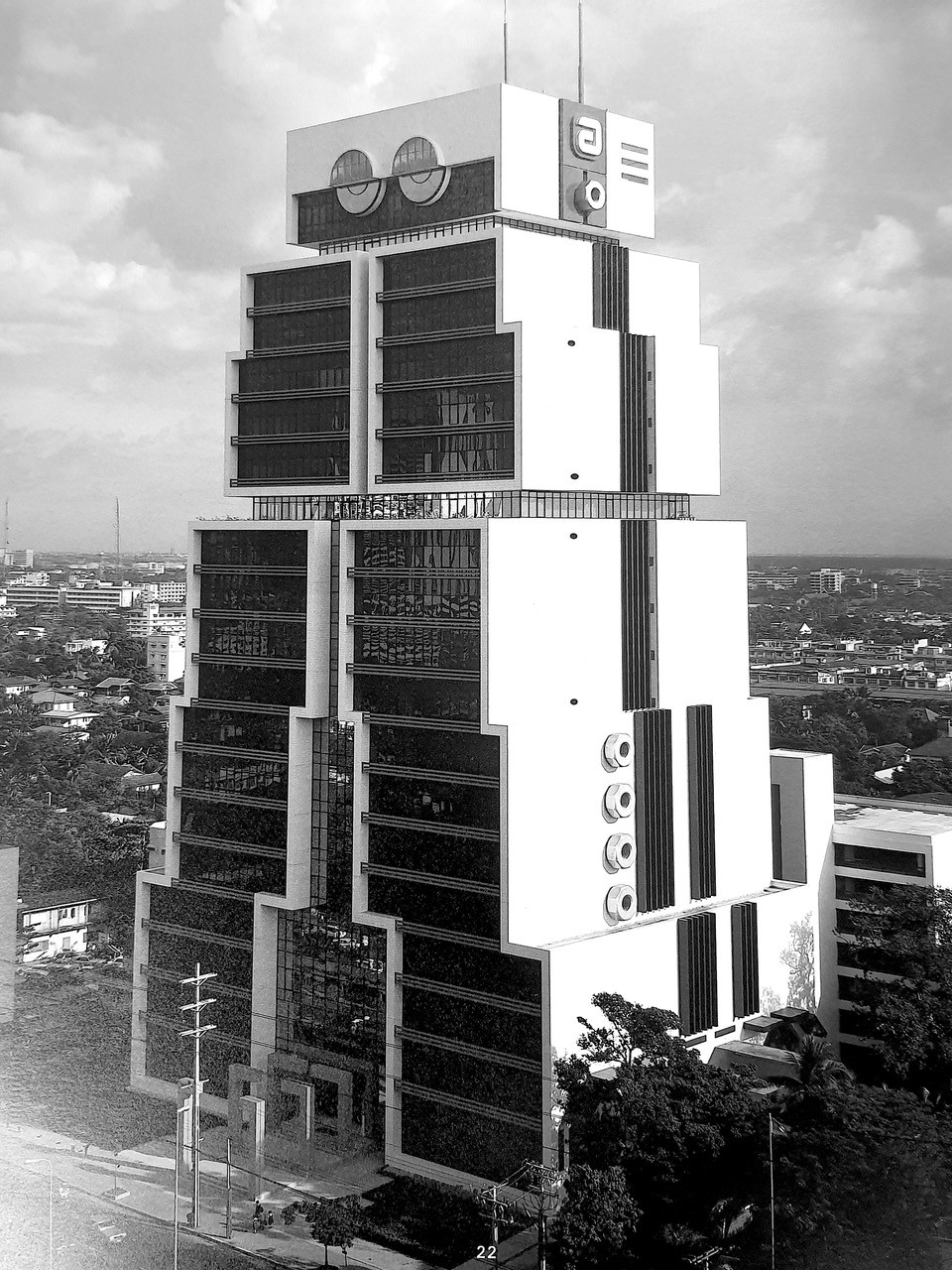 MoMo at Risk Robot Bank, Bangkok International